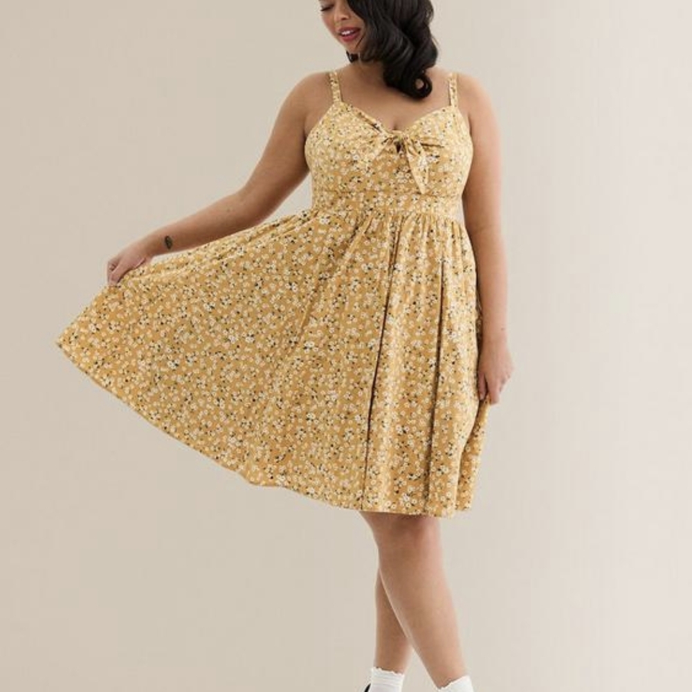 Torrid Retro Chic NWT Yellow Floral Mini Dress